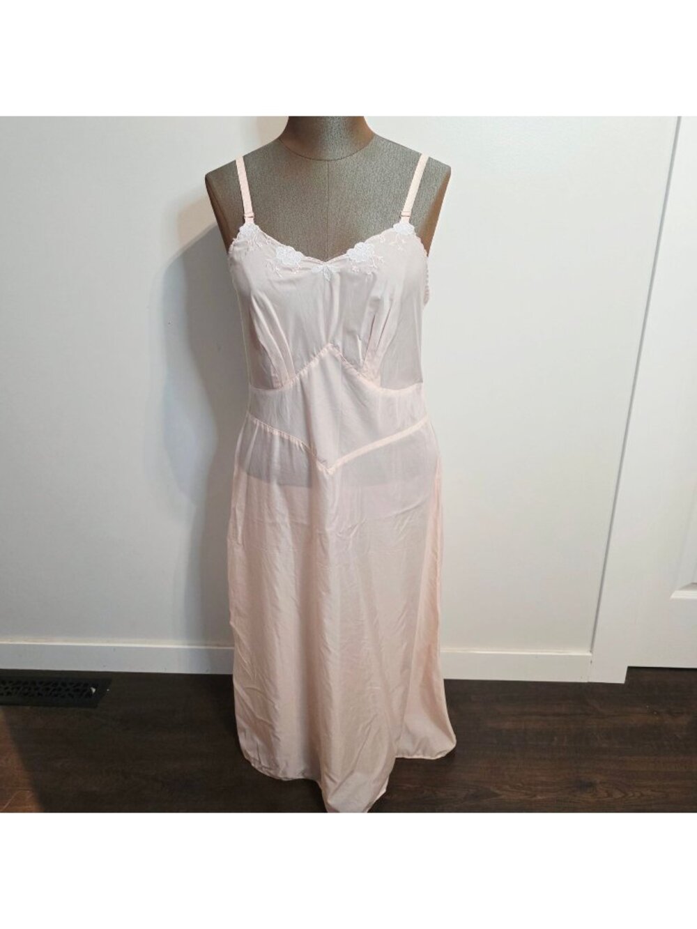 Vtg Corette Pink Slip White Floral Embroidery Sweetheart Romantic Glamour Sz 40